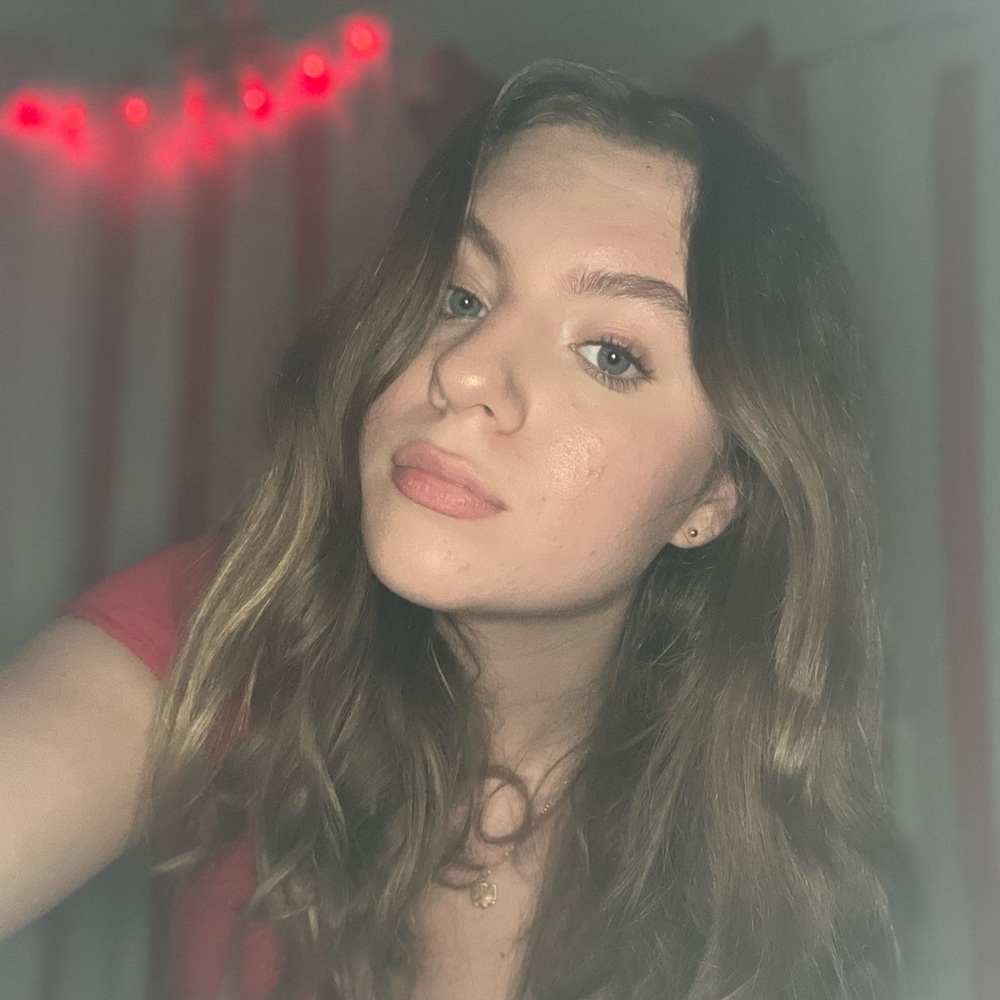 Meet your Posher, Alexia